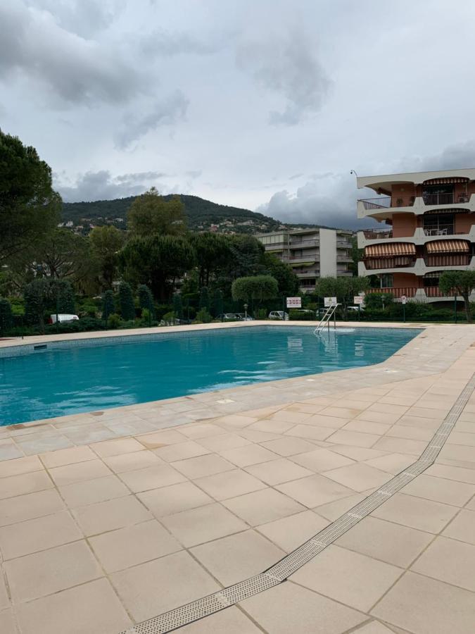 Appartement Aux 3 Rivieres A Mandelieu Bagian luar foto